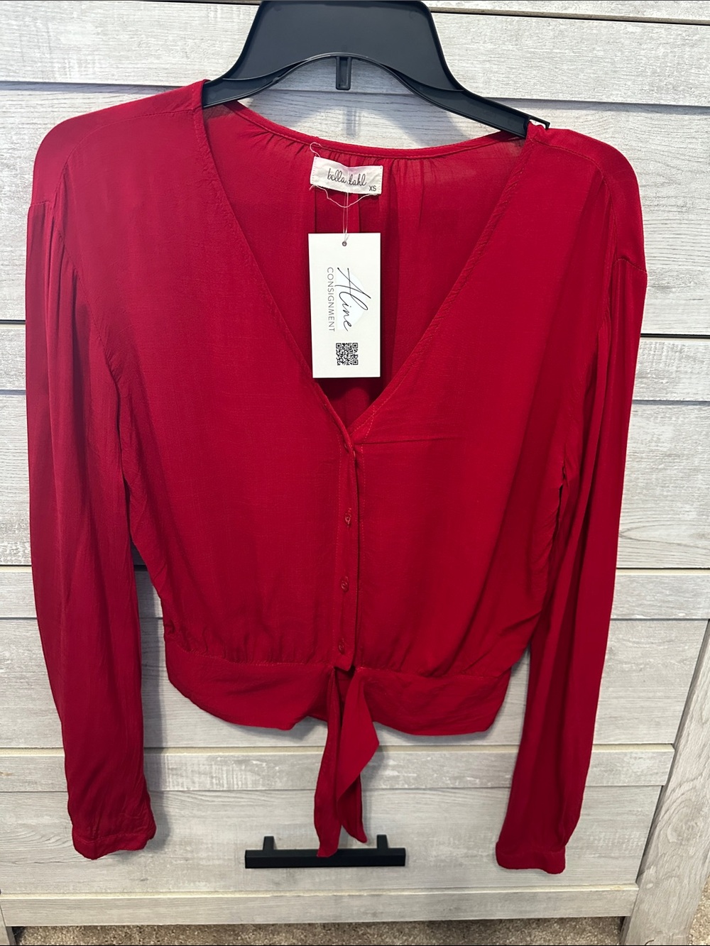 158. Bella Dahl Red Tie-Front V-Neck Blouse